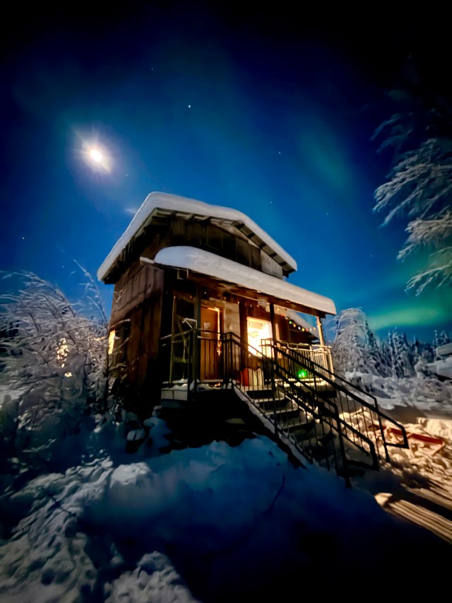 Private Aurora Viewing Tour exclusive guide and cabin Fairbanks